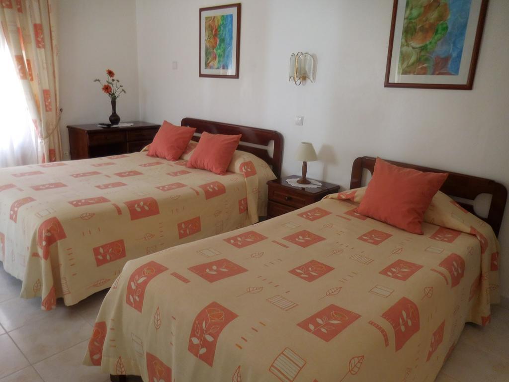 أوديسيكس Guesthouse Luar المظهر الخارجي الصورة