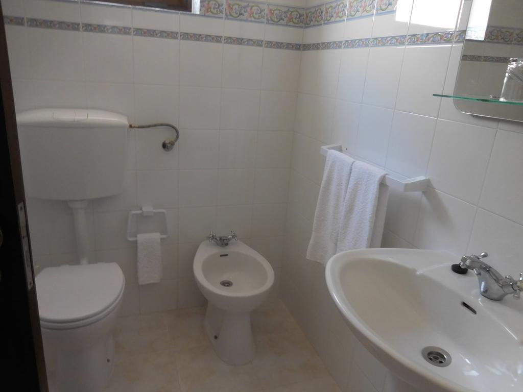 أوديسيكس Guesthouse Luar المظهر الخارجي الصورة